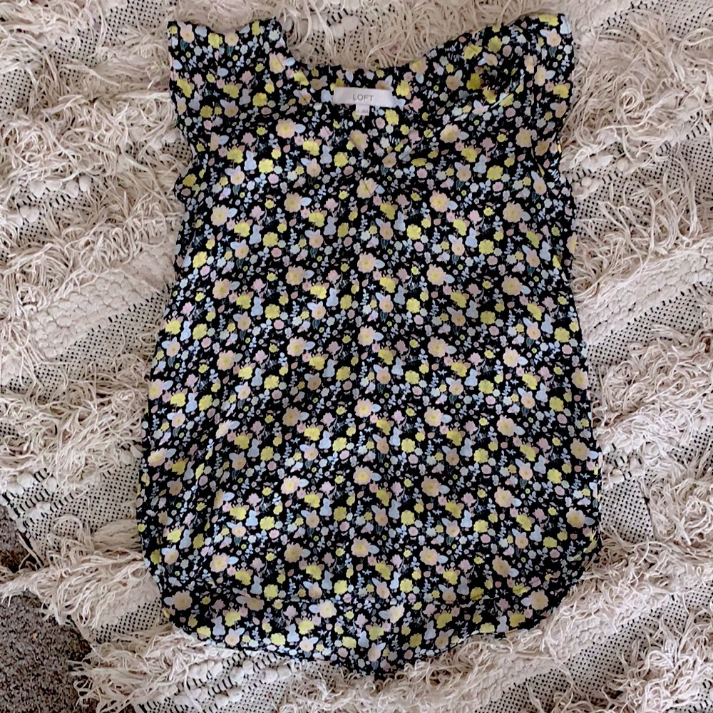 Loft flutter cap sleeve floral blouse